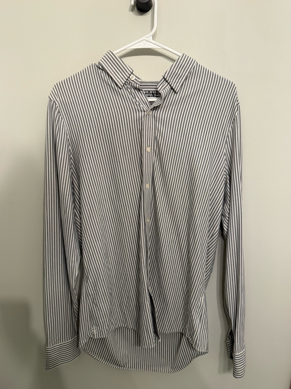 Rhone Button Down Size Medium Slim